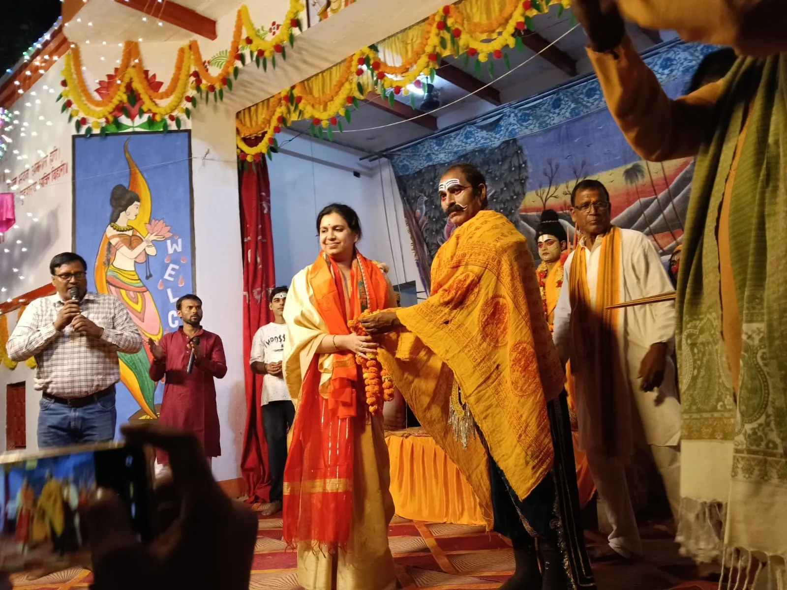 पूर्व आईएएस दिव्या मित्तल को देखने व सुनने उमड़ा जनसैलाब