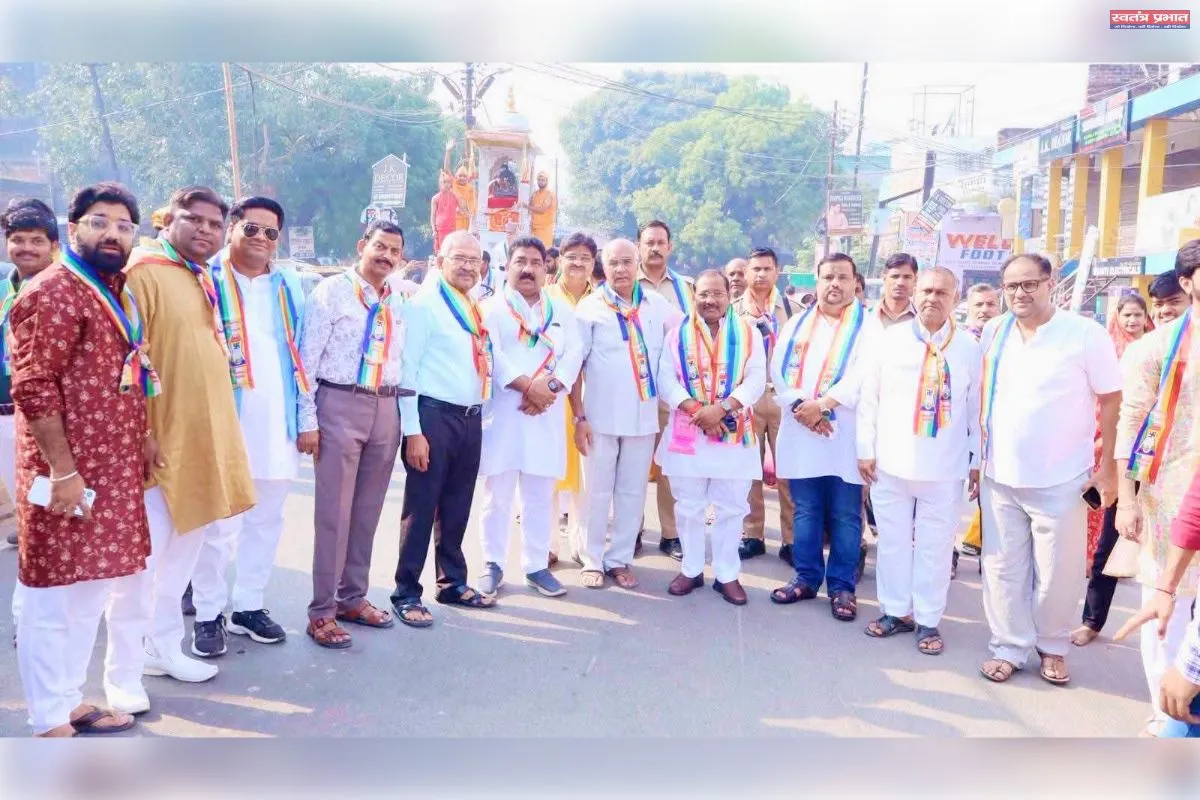 आचार्य विश्रांत सागर महाराज के सानिध्य में निकली भगवान आदिनाथ की भव्य रथयात्रा
