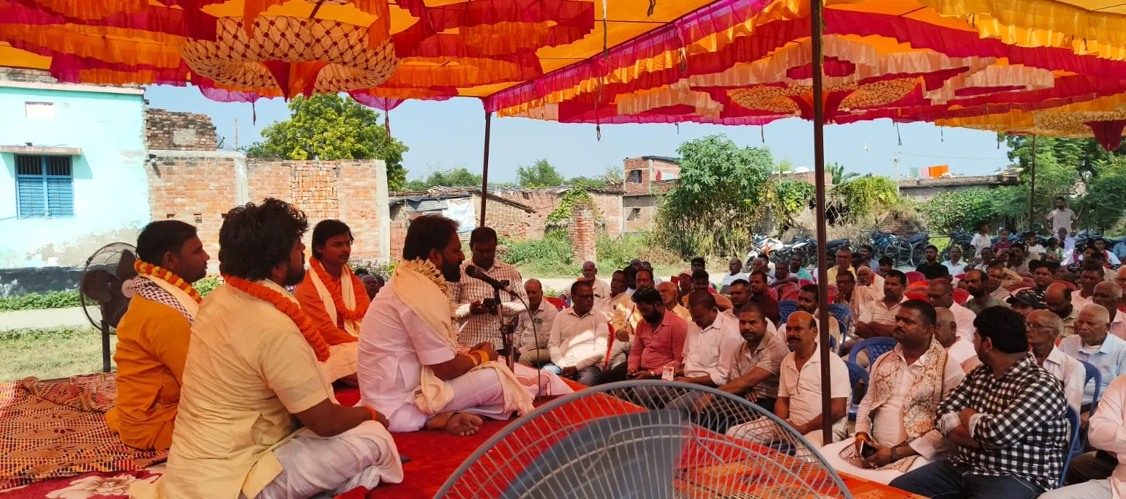 सरयू पार के खाटू श्याम धाम में वैदिक मंत्रोच्चारण के बीच हुआ ध्वजारोहण, 22 फरवरी से शुरू होगा पांच दिवसीय श्री विष्णु महायज्ञ