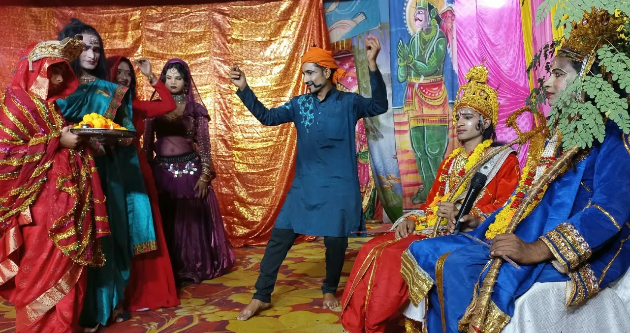 चार अखियां लड़ी की लड़ी रह गईं