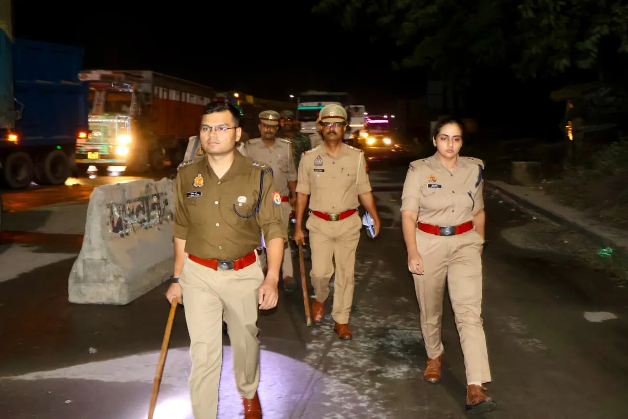 सोनभद्र में एसपी के नेतृत्व में चला सघन चेकिंग अभियान