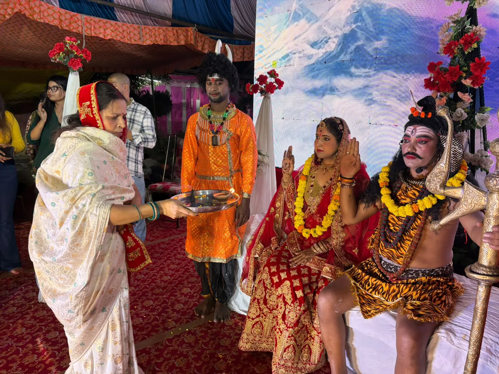 रामलीला देखने उमड़ी भीड,, नारद मोह भंग मंचन के बीच जय श्री राम के जयकारे से गुंजे विंध्य धाम