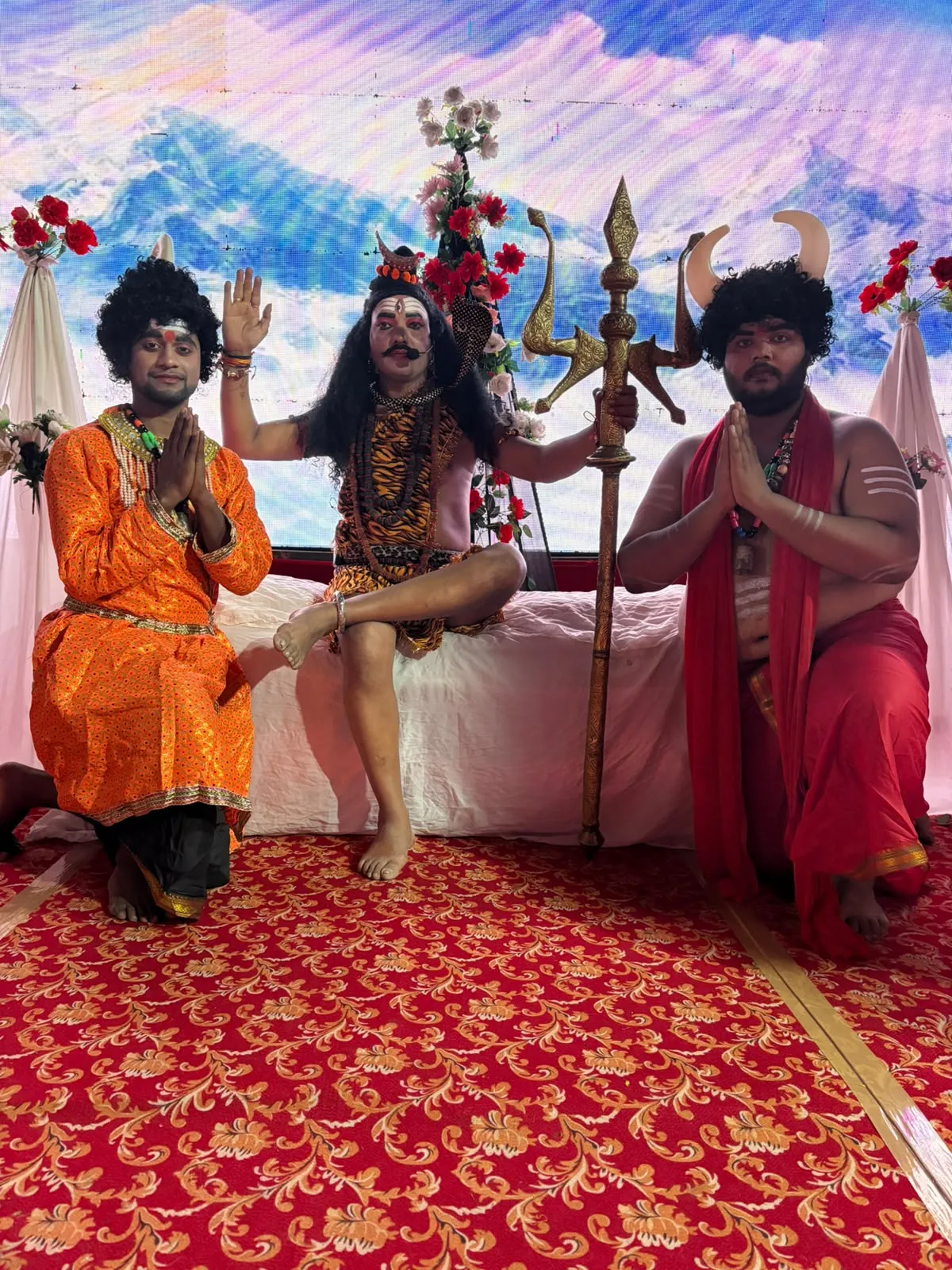 रामलीला देखने उमड़ी भीड,, नारद मोह भंग मंचन के बीच जय श्री राम के जयकारे से गुंजे विंध्य धाम
