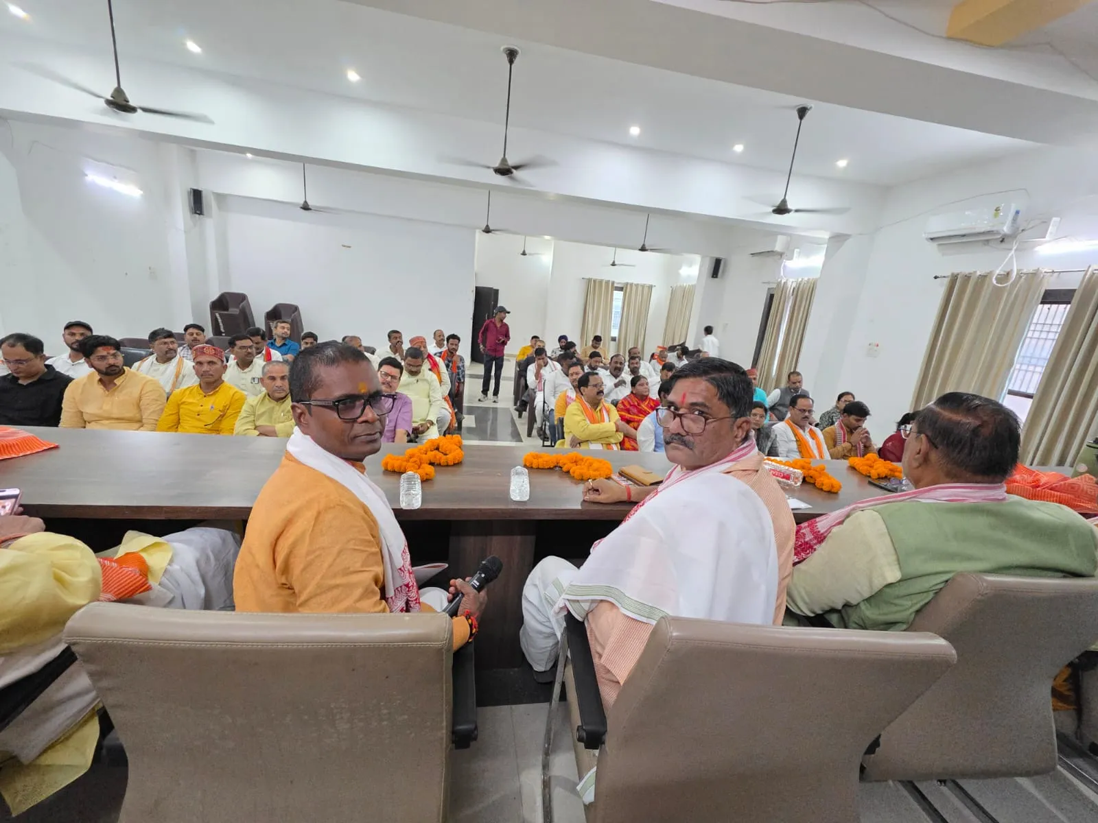 भाजपा जिला कार्यालय पर ‘लोकतंत्र बचाओ, अराजकता हटाओ’ अभियान की तैयारी बैठक हुई