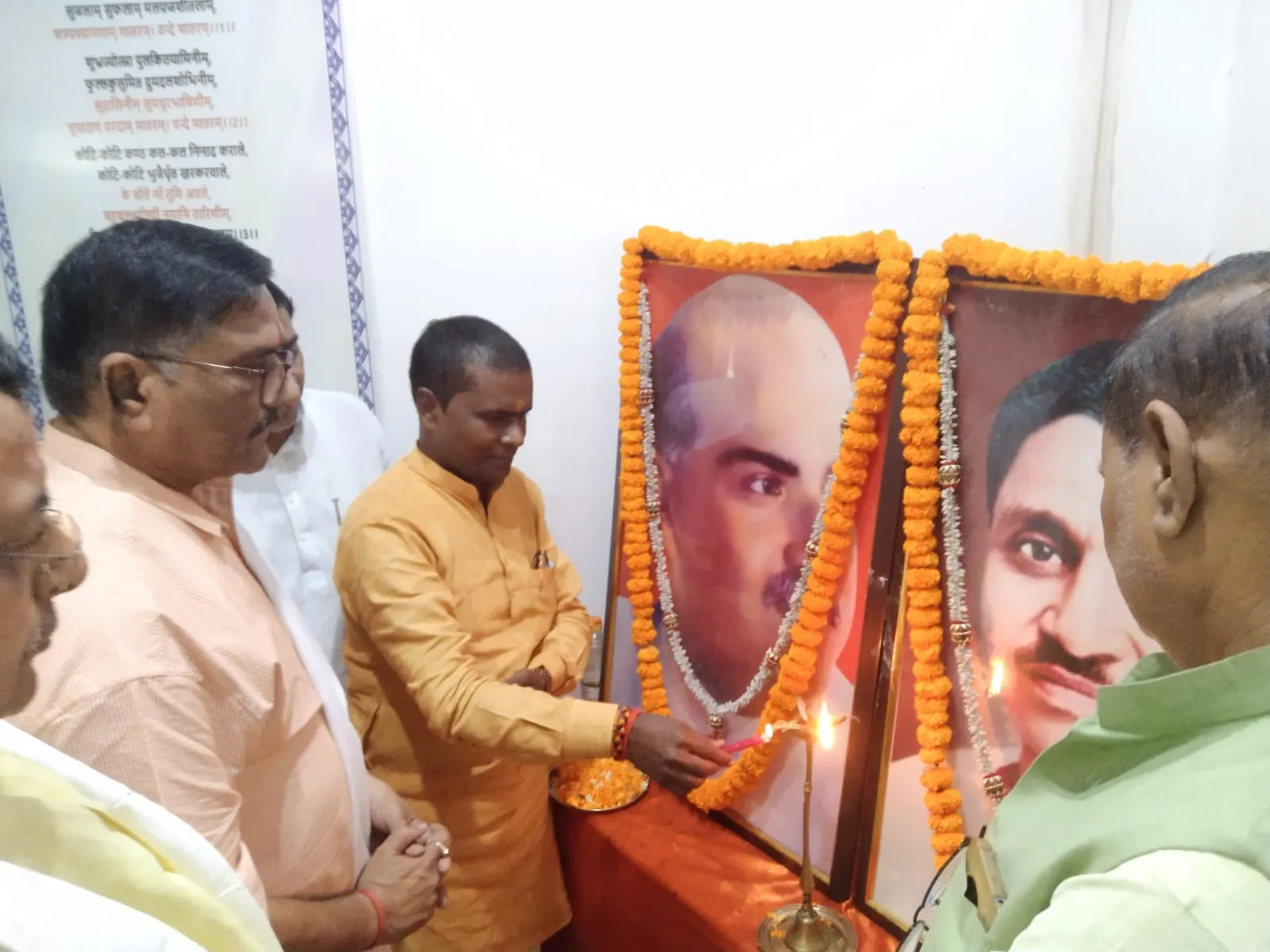  भाजपा जिला कार्यालय पर ‘लोकतंत्र बचाओ, अराजकता हटाओ’ अभियान की तैयारी बैठक हुई 