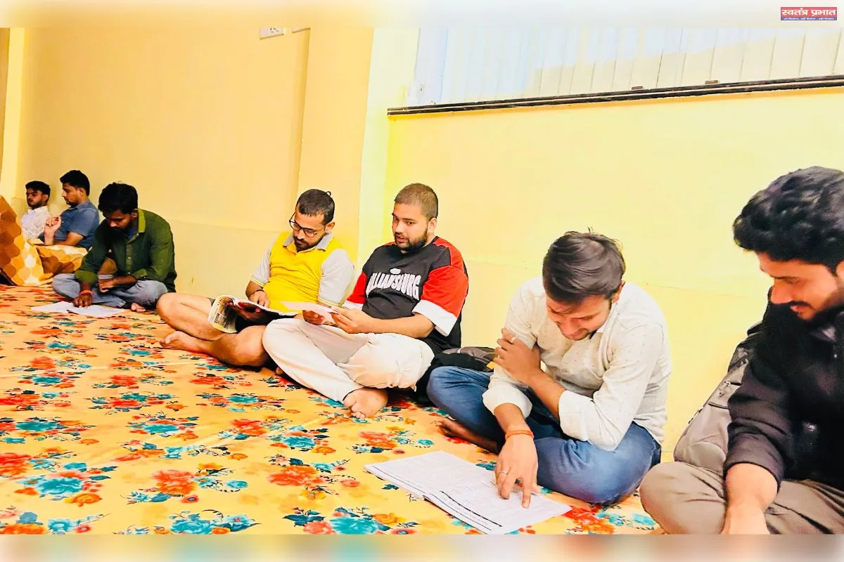 दूर दराज़ से आए PET परीक्षार्थियों का पालक बना नारायण फाउंडेशन 