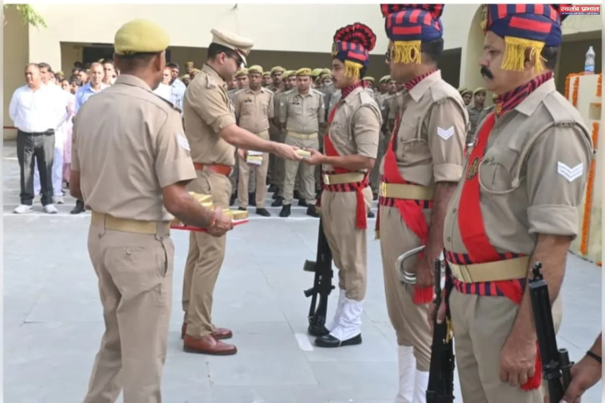 पुलिस ने मनाई गांधी जयंती और शास्त्री जयंती