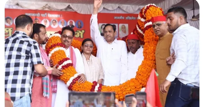 रायबरेली में सपा की पीडीए महापंचायत संपन्न, पूनम सिंह के आयोजन में जुटे सपा के पदाधिकारी और कार्यकर्ता, हजारों की संख्या में लोग हुए शामिल