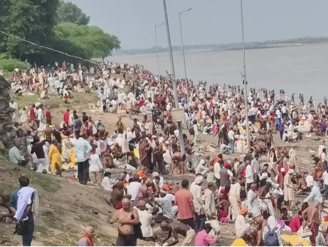 राम गया शिवपुर में पितरों के तर्पण और पिंडदान के लिए उमड़ा श्रद्धालुओं का सैलाब