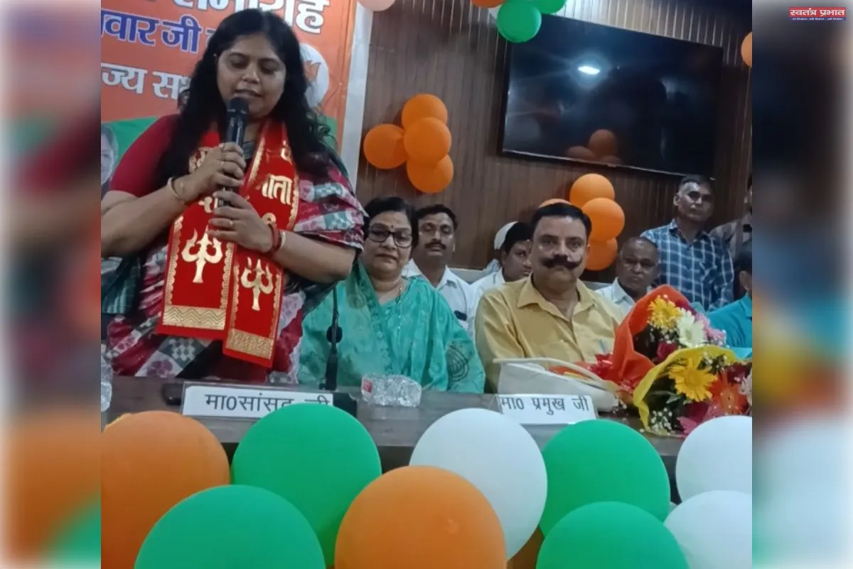 राज्यसभा सांसद श्रुति  गंगवार के प्रथम आगमन पर भदपुरा में हुआ जोरदार स्वागत 