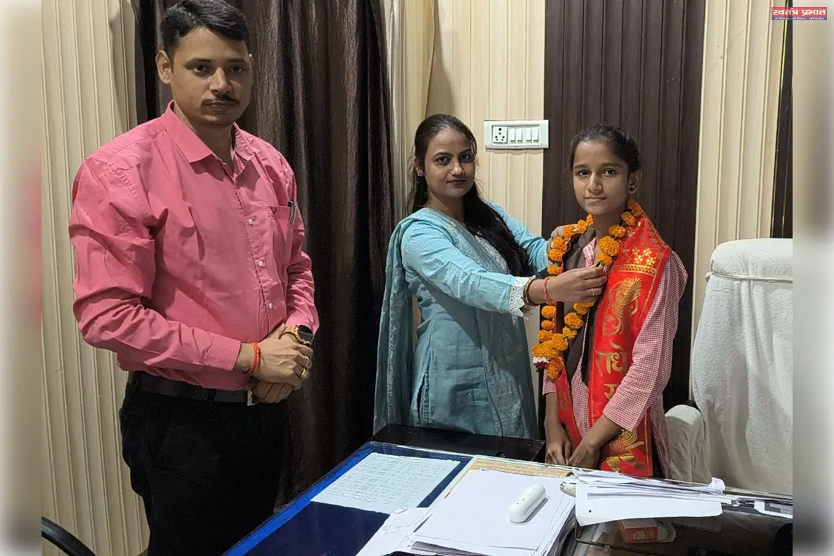 मिशन शक्ति के तहत छात्रा बनी एक दिन की अधिशासी अधिकारी