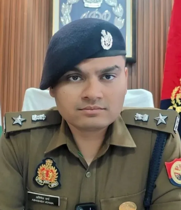 पुलिस अधीक्षक सोनभद्र द्वारा आरक्षी एवं मुख्य आरक्षियों के किए गए स्थानांतरण