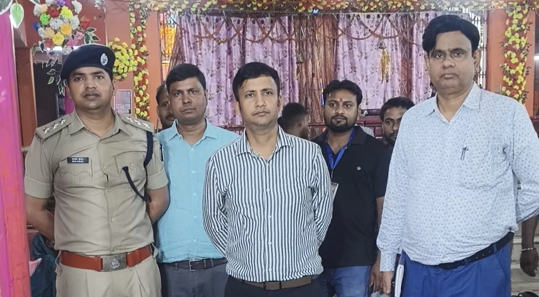पिता की सलामती के लिए नौ दिन का निर्जला संकल्प, हृदय रोग से पीड़ित गुड्डी देवी की बिगड़ी तबीयत; समझाने में जुटा प्रशासन
