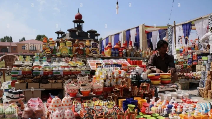 सरस मेले में दिखेगी सोनभद्र की ग्रामीण महिलाओं के हुनर और उद्यमिता की ताकत
