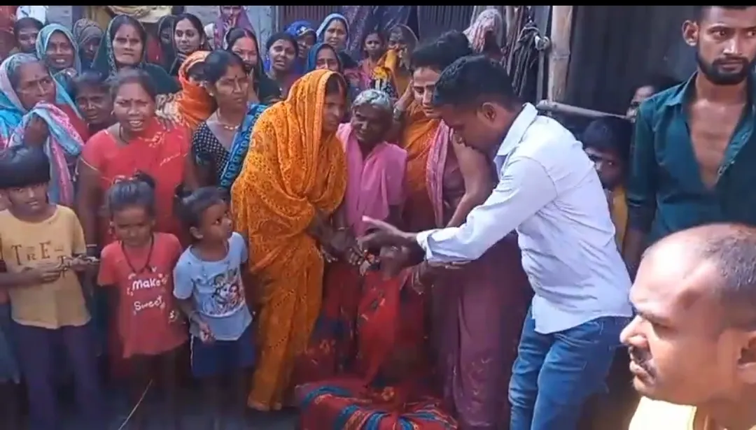 पडरौना में सड़क हादसे में युवक की मौत, परिवार में मचा कोहराम