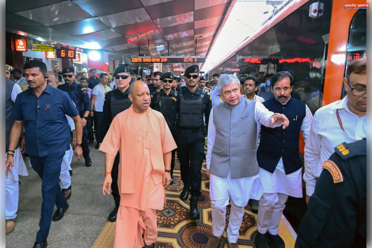 दीपावली और छठ से पहले काशीवासियों को रेलवे की बड़ी सौगात, मुख्यमंत्री ने वंदे भारत स्लीपर सहित तीन नई ट्रेनों का किया शुभारंभ