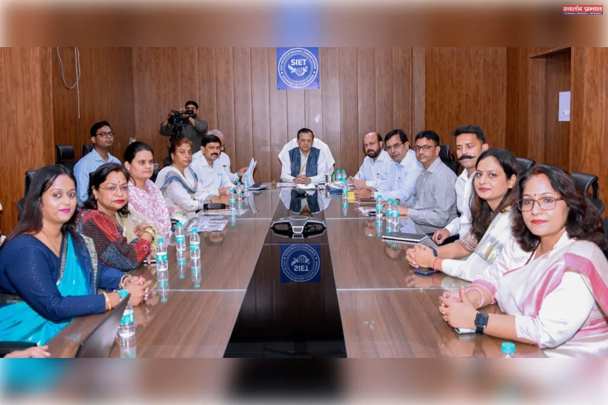विद्यालयों की प्रार्थना सभाओं के लिए 13 प्रेरणादायी गीतों का वीडियो संकलन तैयार