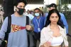 एयरपोर्ट पर अनोखे अंदाज़ में दिखाई दी Suhana Khan, क्रेजी हुए फैंस कहा दीपिका को देती है टक्कर किंग की लाडली