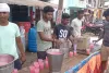 चांदा कस्बे में व्यापारियों ने राहगीरों को वितरित किए शरबत