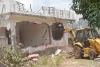 माफिया विनोद उपाध्याय पर एक्शन, भाई के अवैध निर्माण पर चला बुलडोजर, 2.5 करोड़ की प्रॉपर्टी जमींदोज 