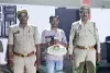पुलिस ने शराब क्वाटर के साथ एक को पकड़ा 