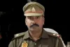सोशल मीडिया पर दुबौलिया थानाध्यक्ष जितेंद्र सिंह के कारनामों की खबर वायरल होते ही हरकत में आया बस्ती पुलिस विभाग