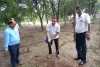 वन महोत्सव कार्यक्रम के तहत जिलाधिकारी ने किया पौधारोपण