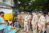 कमिश्नर ने स्वयं दौरा कर कहा मादक पदार्थों की खरीद फरोख्त रोकने में पुलिस का सहयोग करें 