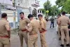 बरेली में सपा  प्रतिनिधिमंडल की एंट्री पर रोक, माता प्रसाद हाउस अरेस्ट, संभल में सांसद बर्क के घर पुलिस का पहरा