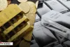 Gold-Silver Price: सोने के चढ़े दाम, चांदी में आई गिरावट, देखें आज के नए रेट 