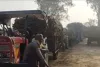 गन्ना सीजन में गोला-कुकरा मार्ग बंद करने का विरोध