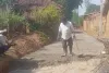बिना इंजीनियर के बना रहे है सीसी रोड का निर्माण कार्य