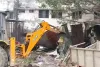 अवैध कब्जे पर चला प्रशासन का बुलडोजर महिला अस्पताल की बाउंड्रीवाल कराई गई मुक्त 