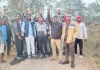 खेमपुर में मानक के विपरीत हो रहा सड़क निर्माण कार्य, ग्रामीणों ने किया जमकर प्रदर्शन