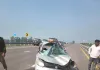 पूर्वांचल एक्सप्रेस-वे पर अल्टो कार पलटी