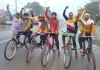 साइकिल से माँ पूर्णागिरी के द्वार चले कुढ़ौली के युवा रिठौरा में हुआ भव्य स्वागत
