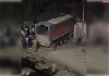 गंगोत्री नगर फ्लाईओवर पर टला बड़ा हादसा,ट्रक मकान में घुसा