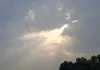 तपिश के बीच बदला मौसम, बादलों और ठंडी हवाओं से मिली राहत