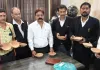 अधिवक्ताओं ने पशु-पक्षियों के लिए मिट्टी के प्यालों का किया वितरण