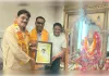 बरेली रत्न से सम्मानित हुए डॉ हरिप्रसाद मौर्य, खुशी जताई