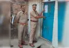 पास्को एक्ट के वांछित अभियुक्त के घर धारा 84 की नोटिस चस्पा।              