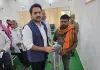 जनसुनवाई में जिलाधिकारी ने दिव्यांगजन को प्रदान की बैसाखी, प्रात्रता के अनुसार प्रदेश सरकार की जन कल्याणकारी योजनाओं से लाभान्वित करने के दिये निर्देश