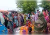 परिजनों द्वारा लगया गया जाम ।
