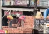 कुशीनगर: नाबालिग बच्चों से मजदूरी का वीडियो वायरल, जांच की उठी मांग