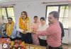 जिले के स्वास्थ्य विभाग द्वारा निवर्तमान मुख्य चिकित्सा अधिकारी डॉक्टर सी एल वर्मा को भावभीनी विदाई देते हुए नवागत मुख्य चिकित्सा अधिकारी डाक्टर कीर्ति कुमार मिश्रा का किया स्वागत