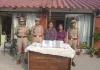 गोरखपुर : ढाई साल तक ज्वैलरी शोरूम में खेलती रहीं करोड़ों के गहनों का खेल, दो सेल्स गर्ल गिरफ्तार