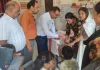 खजनी में पल्स पोलियो अभियान का शुभारंभ, सीएमओ डॉ. राजेश झा ने बच्चों को पिलाई 'दो बूंद जिंदगी की'