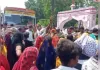 टैंकर की चपेट में आने से छात्र की मौत ग्रामीणों ने प्रयागराज मार्ग किया जाम गाड़ियों की लगी लंबी कतार