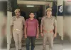 पुलिस ने दस्त के दौरान तमंचा सहित संदिग्ध पड़ा