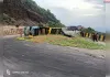 NH-135 ड्रमंडगंज घाटी के बड़का मोड़ पर संतरा लदा ट्रक पलटा, सुरक्षा इंतजामों पर उठे सवाल
